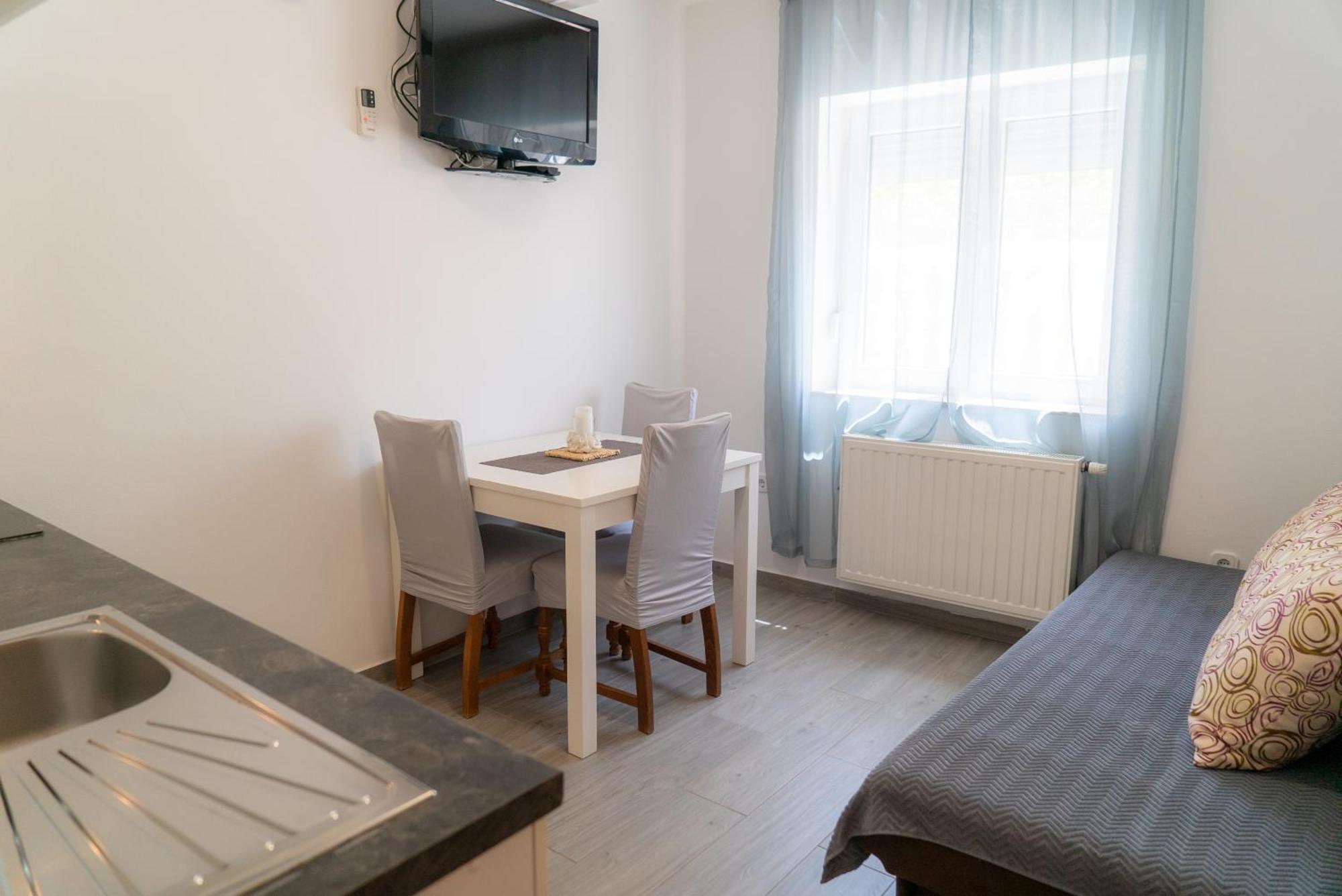 Apartments Zubcic 티스노 외부 사진